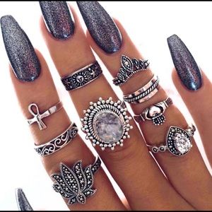 Diamond Lotus Midi Rings